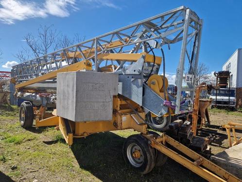 bouwkraan  POTAIN IGO 22, Zakelijke goederen, Machines en Bouw | Kranen en Graafmachines, Hijswerktuig, Ophalen of Verzenden