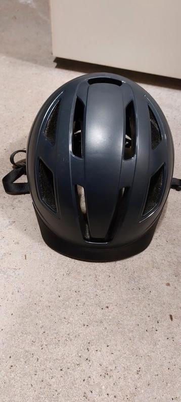 Fietshelm Agu Cit-E IV led maat L/XL beschikbaar voor biedingen