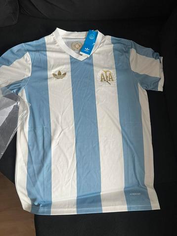 Iconische Argentinie thuisshirt helemaal nieuw beschikbaar voor biedingen