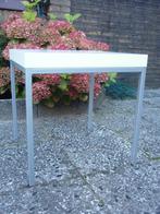 Vierkant (wit)tafeltje met ranke pootjes, Huis en Inrichting, Tafels | Eettafels, Ophalen, 50 tot 100 cm, Vierkant, Tot twee personen