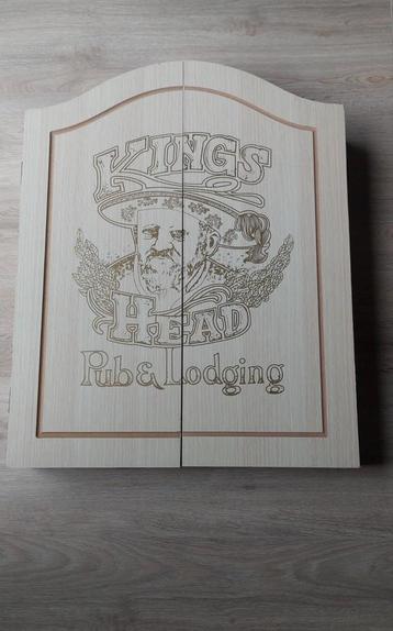 Dartbord met kast - Kings Head Pub beschikbaar voor biedingen