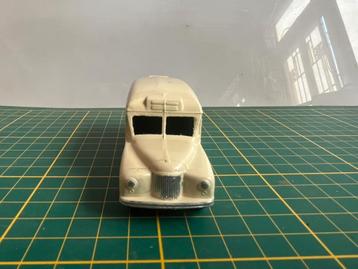 Dinky toy daimler ambulance beschikbaar voor biedingen