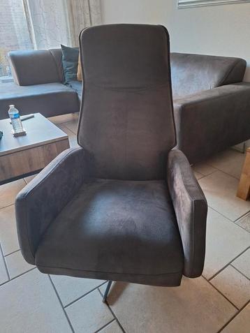 Fauteuil/ Relax stoel  Handmatig >zilveren voet maat M beschikbaar voor biedingen