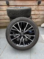 Originele 18 inch Toyota Yaris Cross velgen met winterbanden, Auto-onderdelen, Banden en Velgen, Ophalen, 18 inch, Banden en Velgen