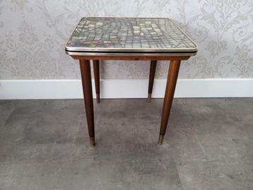Vintage bijzettafel  beschikbaar voor biedingen