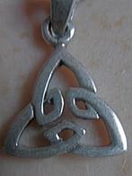 Zilveren 925 zilver kettinghanger driehoekig keltische knoop, Nieuw, Zilver, Zilver, Overige voorstellingen