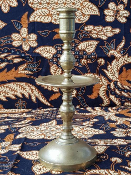 Mooie antieke schijf of kraag kandelaar uit Engeland 27,5 cm, Antiek en Kunst, Antiek | Kandelaars, Koper of Brons, Ophalen of Verzenden