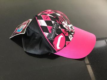 Roze met zwart kinderpetje. Merk Monster High. Maat 54 cm. beschikbaar voor biedingen
