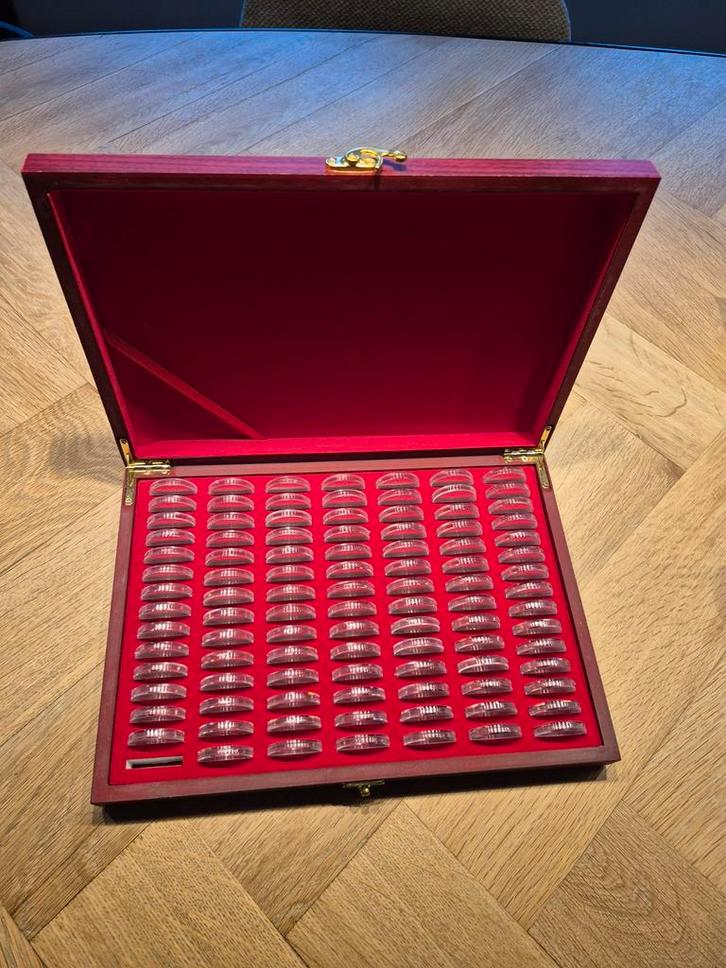 Chique houten verzamelkist voor 105 munten, Postzegels en Munten, Munten en Bankbiljetten | Toebehoren, Verzamelmap, Ophalen of Verzenden