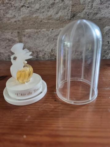 Nina Ricci miniatuur flesje parfum " l'air du temps ". beschikbaar voor biedingen