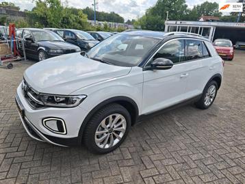 Volkswagen T-ROC 1.5 TSI Life Edition automaat- IQ Light -BT beschikbaar voor biedingen
