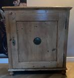 Antieke grenen spekkast, Ophalen