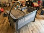 Campingbed met 4 seizoenen dekbed en matras, Kinderen en Baby's, Babywiegjes en Ledikanten, Ophalen, Zo goed als nieuw, Reisbedje