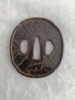 Japanse antieke zwaard tsuba  , handbescherming 2., Antiek en Kunst, Verzenden