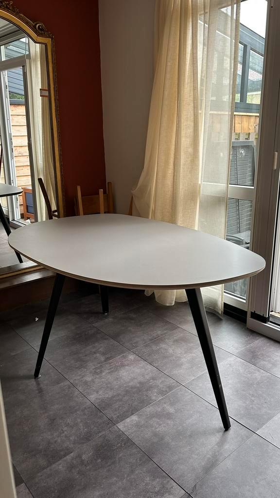 Xooon design eettafel, Huis en Inrichting, Tafels | Eettafels, Zo goed als nieuw, 50 tot 100 cm, 100 tot 150 cm, Overige vormen