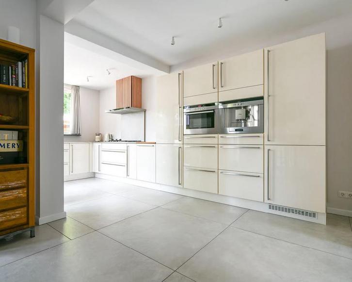 Complete keuken incl. Siemens apparaten, Huis en Inrichting, Keuken | Complete keukens, Gebruikt, Hoekkeuken, Crème, Kunststof