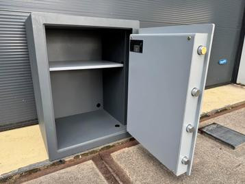 Mooie Secur Line rdw kluis met certificaat en 2 sleutels beschikbaar voor biedingen