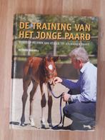 Richard Maxwell - De training van het jonge paard, Richard Maxwell, Ophalen of Verzenden, Zo goed als nieuw, Paarden of Pony's