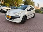 Nissan Pixo 1.0 50KW 5D 2011 Wit, Auto's, Voorwielaandrijving, 200 kg, 4 stoelen, Origineel Nederlands