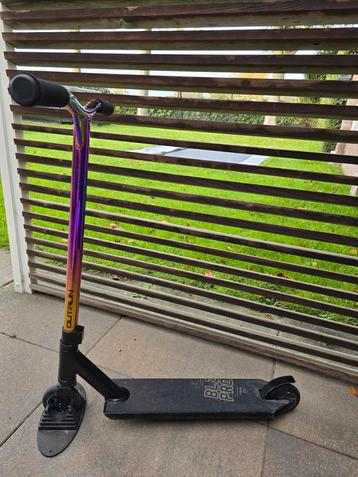 Blazer Pro Outrun FX Stuntstep - Neochrome beschikbaar voor biedingen