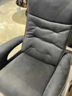 Grijs relaxfauteuil met sta-op functie, Ophalen, Sommelsdijkse haven 19, Info@vissermeubelen.nl, Visser Meubelen