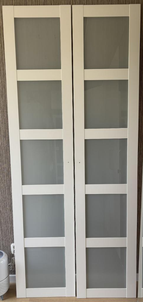 2x deur 'Bergsbo' (frosted glas/wit) voor Pax-kast (IKEA), Huis en Inrichting, Kasten | Kledingkasten, Zo goed als nieuw, 200 cm of meer