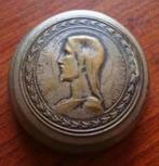 Oud paternosterdoosje met Christushoofd, parelmoer krans, Verzenden