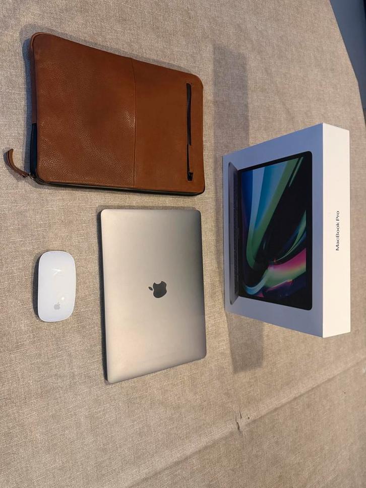 Apple MacBook Pro (M1, 2020) gekocht februari 2022, Computers en Software, Windows Laptops, Zo goed als nieuw, 13 inch, SSD, 8 GB