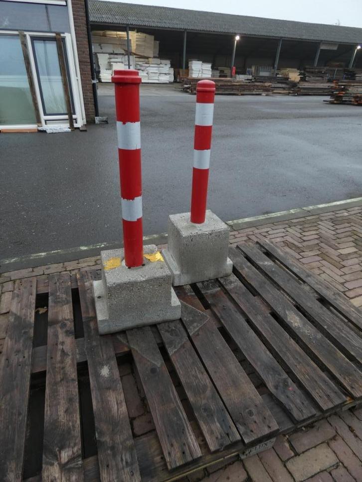 Afzetpalen met betonvoet, Tuin en Terras, Palen, Balken en Planken, Gebruikt, Palen, Minder dan 180 cm, Ophalen
