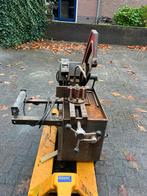 Te koop metaal beugelzaag machine., Doe-het-zelf en Verbouw, Gereedschap | Zaagmachines, Ophalen, Gebruikt, 1200 watt of meer