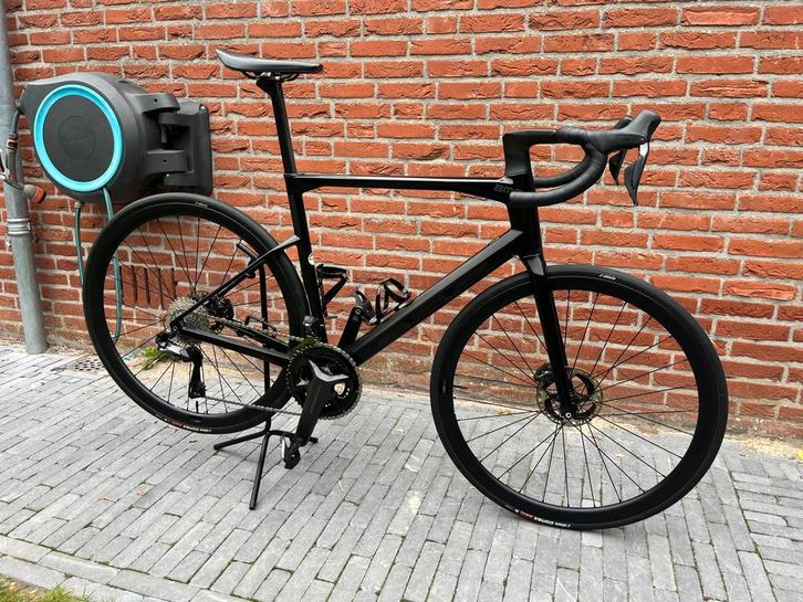 BMC Roadmachine 01 FIVE carbon grey maat 56, Fietsen en Brommers, Fietsen | Racefietsen, Zo goed als nieuw, Overige merken, Meer dan 20 versnellingen