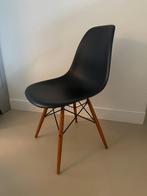 Originele Vitra Eames DSW stoel (zwart) in zeer goede staat, Ophalen, Kunststof, Wit, Zo goed als nieuw