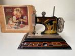Vintage CASIGE Handnaaimachine, Antiek en Kunst, Ophalen