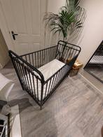 Kidsmill Tin Zwart Ledikant + Matras (Zo Goed Als Nieuw), Ophalen, Zo goed als nieuw, Ledikant