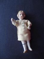 Antiek stenen popje., Verzamelen, Poppen, Ophalen of Verzenden, Gebruikt, Pop