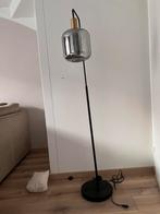 Stijlvolle vloerlamp met rookglas, Huis en Inrichting, Lampen | Vloerlampen, Ophalen of Verzenden, Zo goed als nieuw, 150 tot 200 cm