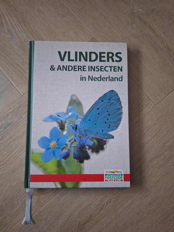 Vlinders en andere insecten in Nederland - Postcodeloterij, Boeken, Natuur, Zo goed als nieuw, Natuur algemeen, Ophalen of Verzenden