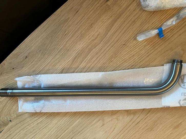 Hotbath CB450 wandarm 38.5cm - verouderd ijzer, Doe-het-zelf en Verbouw, Sanitair, Nieuw, Douche, Chroom, Ophalen of Verzenden