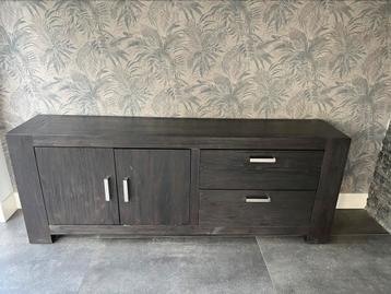 Complete set, dressoir, eettafel, tv meubel en salontafel beschikbaar voor biedingen