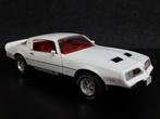 AutoWorld 1:18 1977 Pontiac Firebird Formula wit, Hobby en Vrije tijd, Modelauto's | 1:18, Overige merken, AutoWorld, Auto, Onbekend