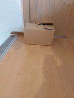 Doos gevuld met Stevige winkelzakken v rommelmarkt spullen, Ophalen