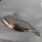 Drinkhoorn decoratie, Ophalen