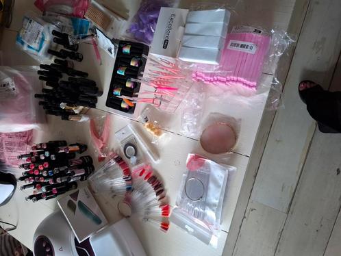 Te koop Gellak 90 kleuren en benodigdheden, Sieraden, Tassen en Uiterlijk, Uiterlijk | Cosmetica en Make-up, Handen en Nagels