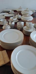 Valeram  vintage servies 12 delig beige/goud onbeschadigd., Antiek en Kunst, Ophalen