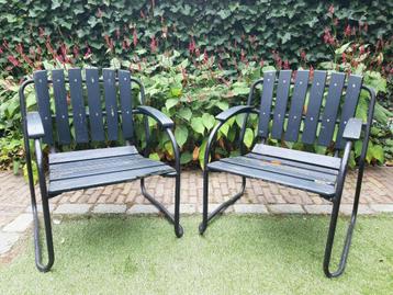 GRATIS 2 vintage tuinstoelen met kussens  beschikbaar voor biedingen