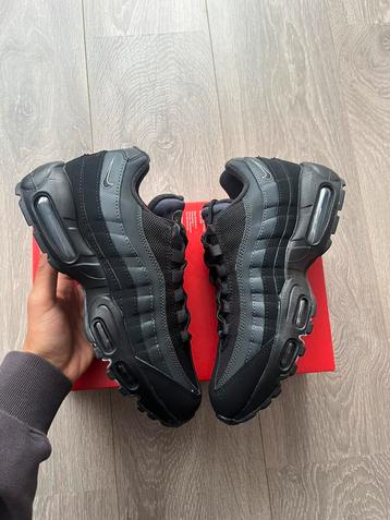Nike Air Max 95 Black Anthracite smoke grey beschikbaar voor biedingen