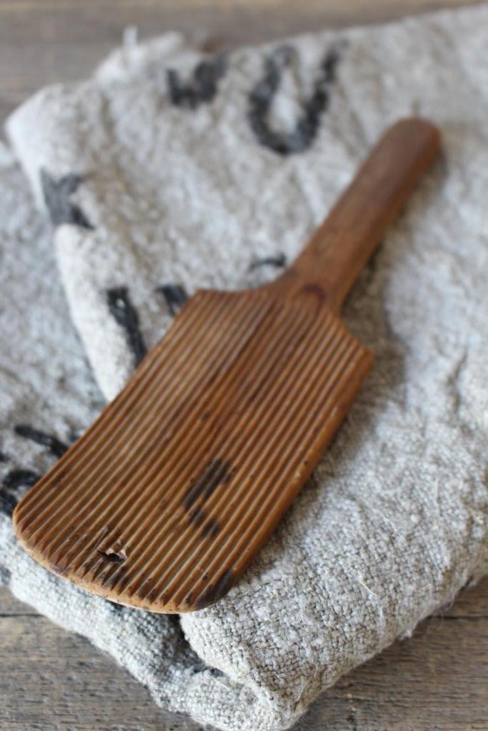 Oude brocante houten boterschraper *Pronck & Praal*, Antiek en Kunst, Curiosa en Brocante, Ophalen of Verzenden