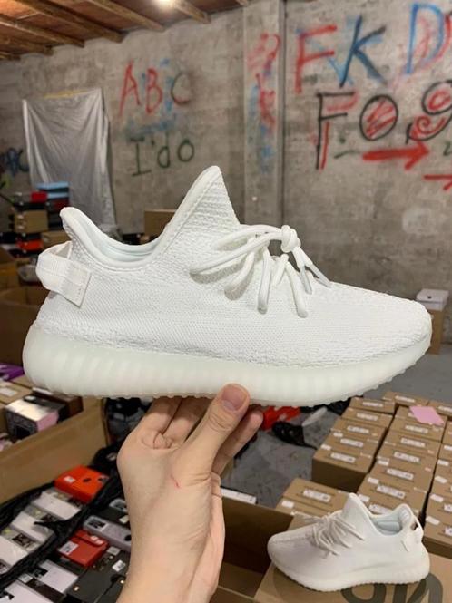 Yeezy Boost 350 Bone | Maat 44, Kleding | Heren, Schoenen, Nieuw, Ophalen of Verzenden