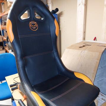 Playseat Thrustmaster T150 beschikbaar voor biedingen