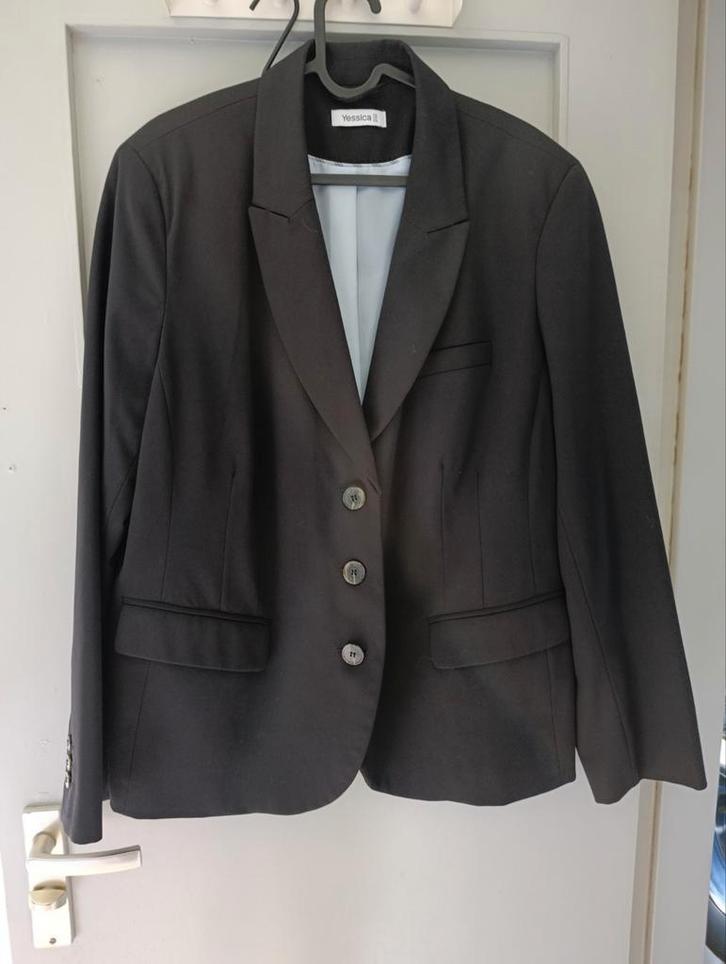 Dames blazer. Zwart maat 46, Kleding | Dames, Jasjes, Kostuums en Pakken, Nieuw, Maat 46/48 (XL) of groter, Zwart, Ophalen